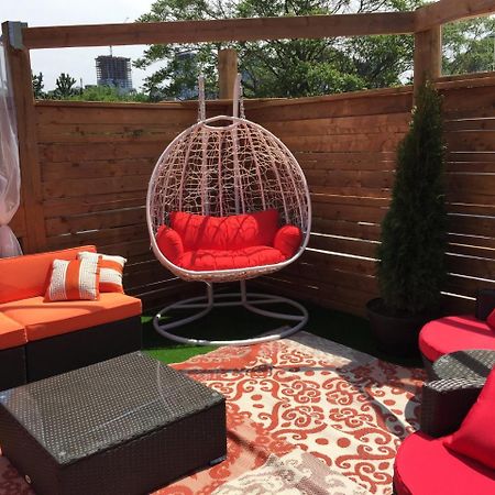 Two Peas Pod Hostel Торонто Екстер'єр фото