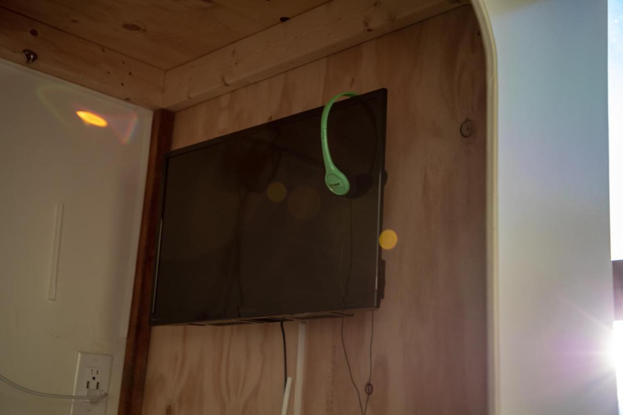 Two Peas Pod Hostel Торонто Екстер'єр фото
