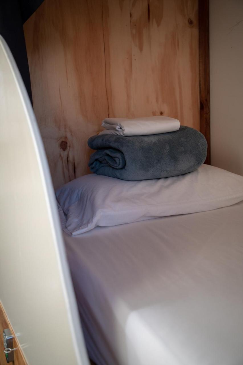 Two Peas Pod Hostel Торонто Екстер'єр фото