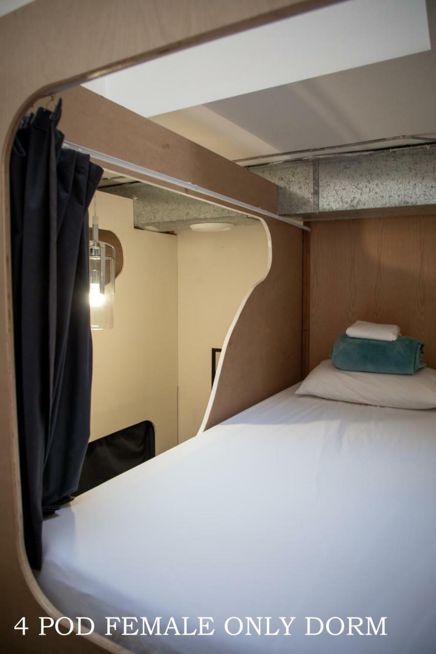 Two Peas Pod Hostel Торонто Екстер'єр фото