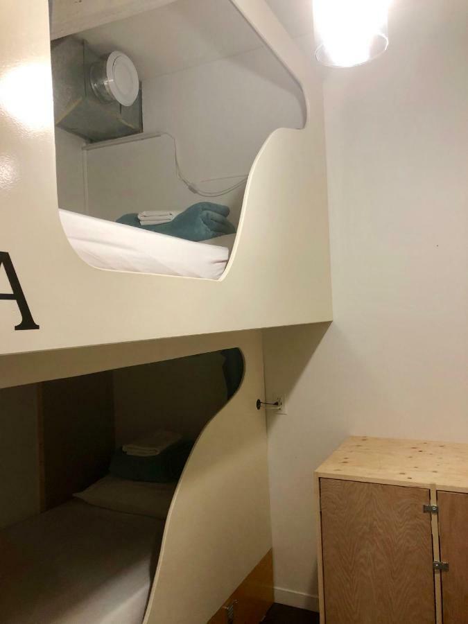 Two Peas Pod Hostel Торонто Екстер'єр фото